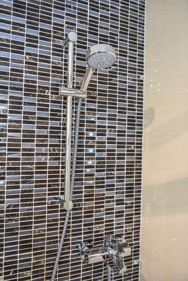 Quiet Apartment In The City Center With Own Terrace براغ المظهر الخارجي الصورة