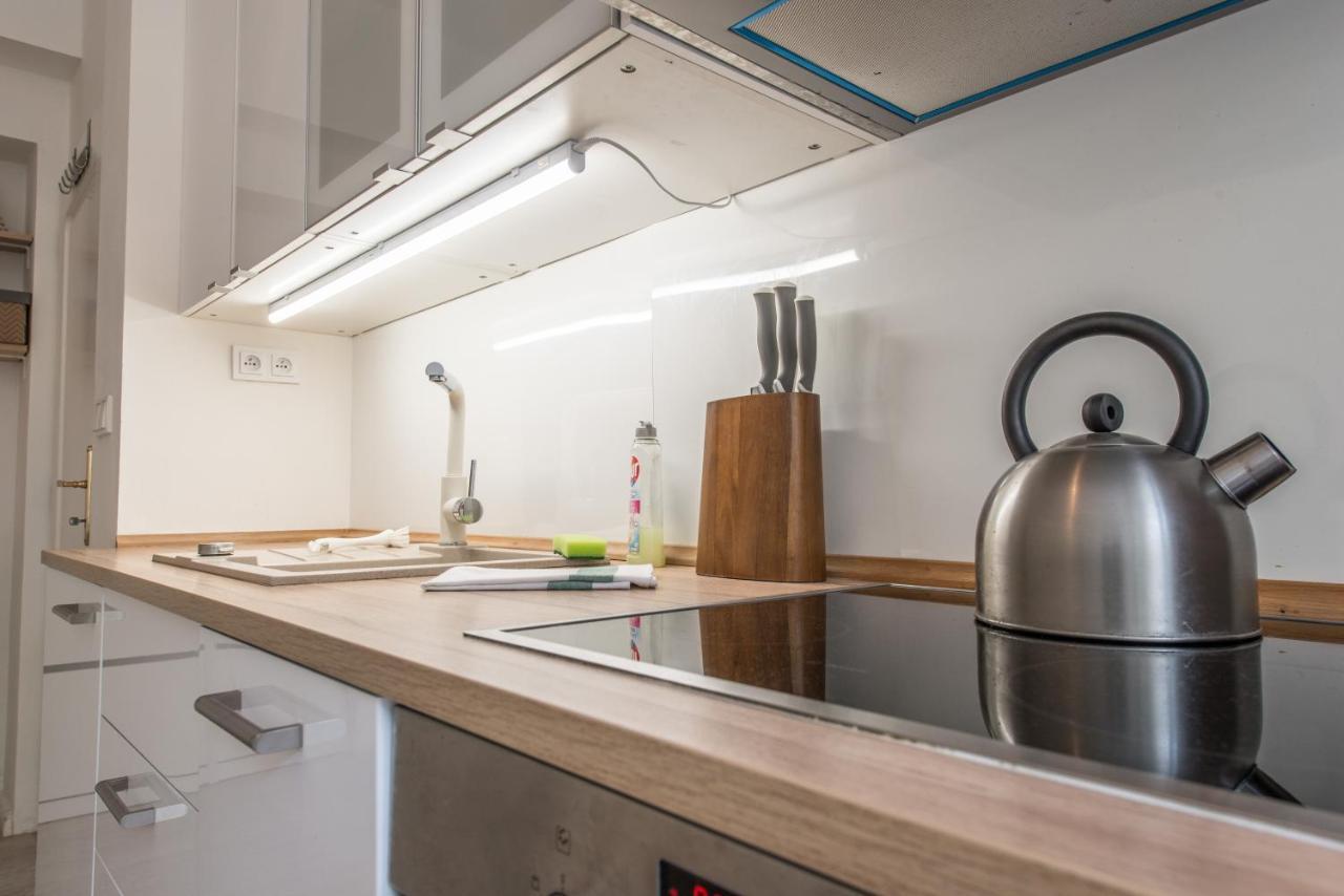 Quiet Apartment In The City Center With Own Terrace براغ المظهر الخارجي الصورة