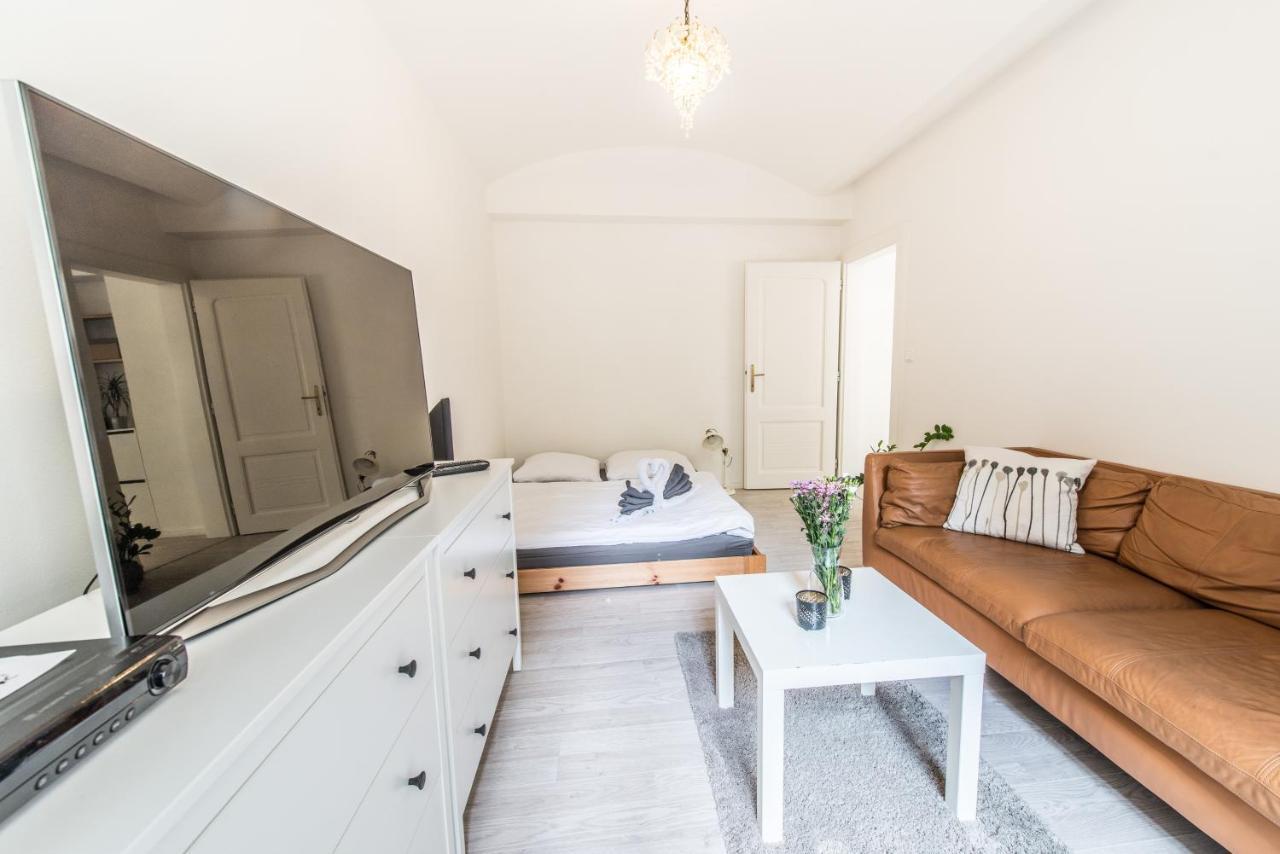 Quiet Apartment In The City Center With Own Terrace براغ المظهر الخارجي الصورة